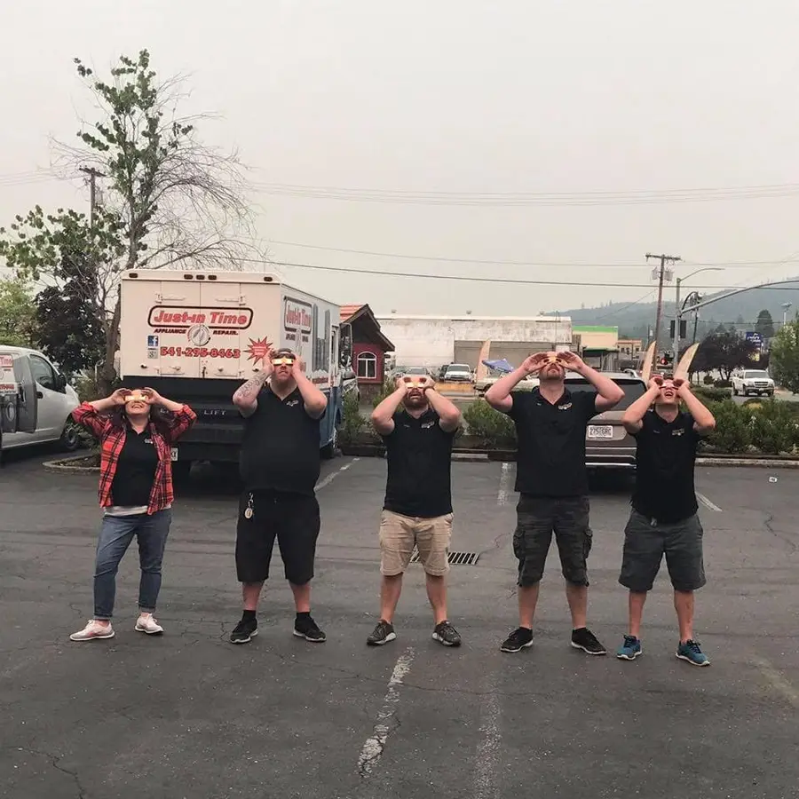 Just-in Time team watching the 2017 solar eclipse