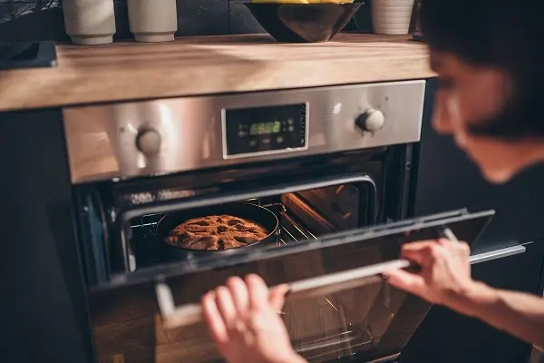 what causes an oven to cook unevenly