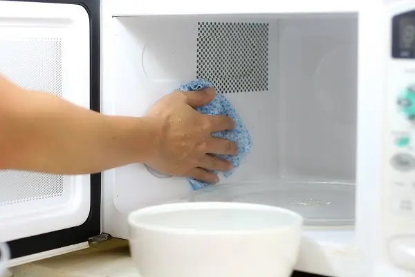 microwave cleaning with vinegar
